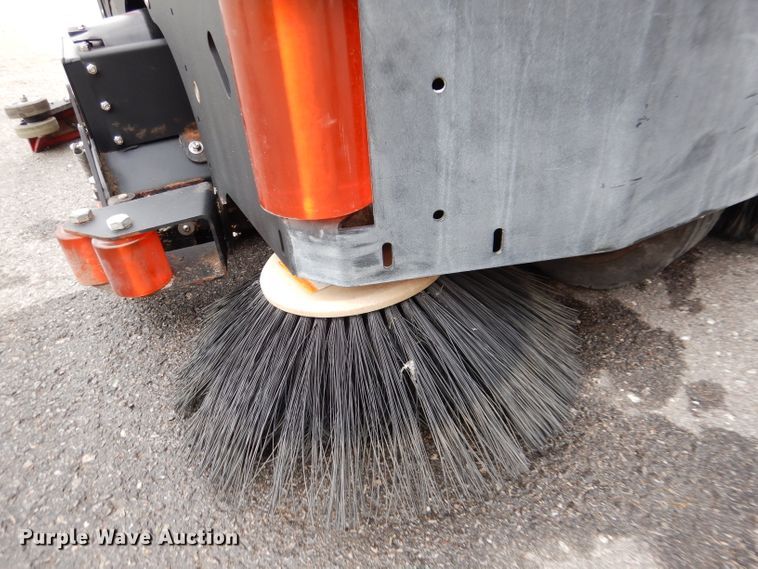 image for item DL8105 Factory-cat 46-C floor scrubber