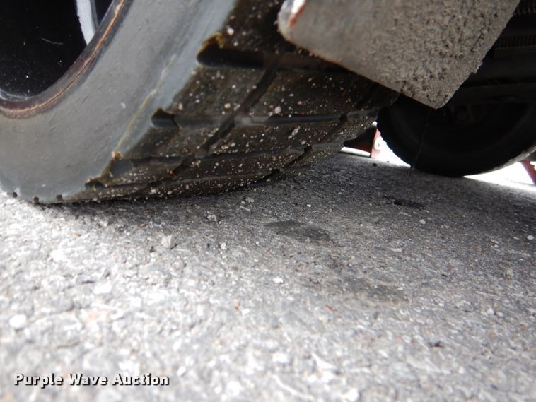 image for item DL8105 Factory-cat 46-C floor scrubber