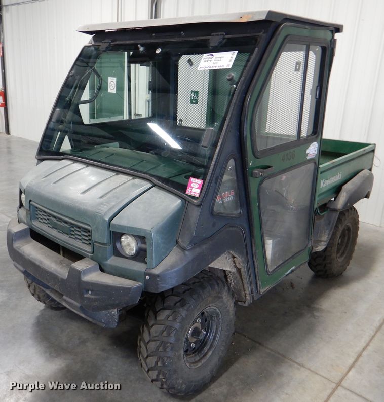 image for item DL8139 2010 Kawasaki Mule 4000  utility vehicle