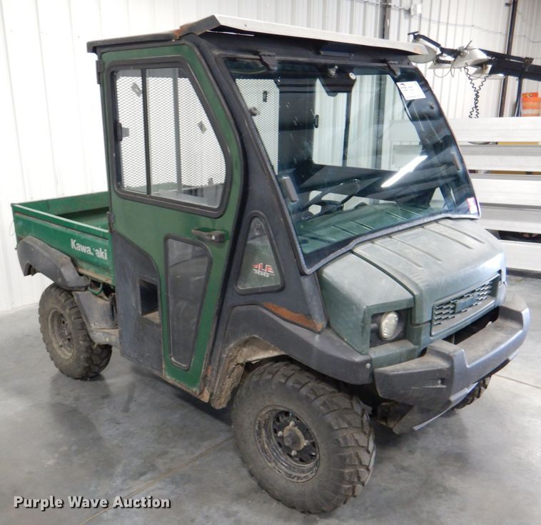 image for item DL8139 2010 Kawasaki Mule 4000  utility vehicle