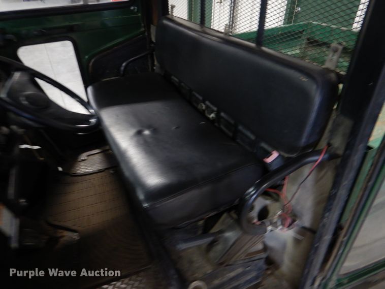 image for item DL8139 2010 Kawasaki Mule 4000  utility vehicle