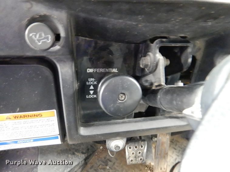 image for item DL8139 2010 Kawasaki Mule 4000  utility vehicle