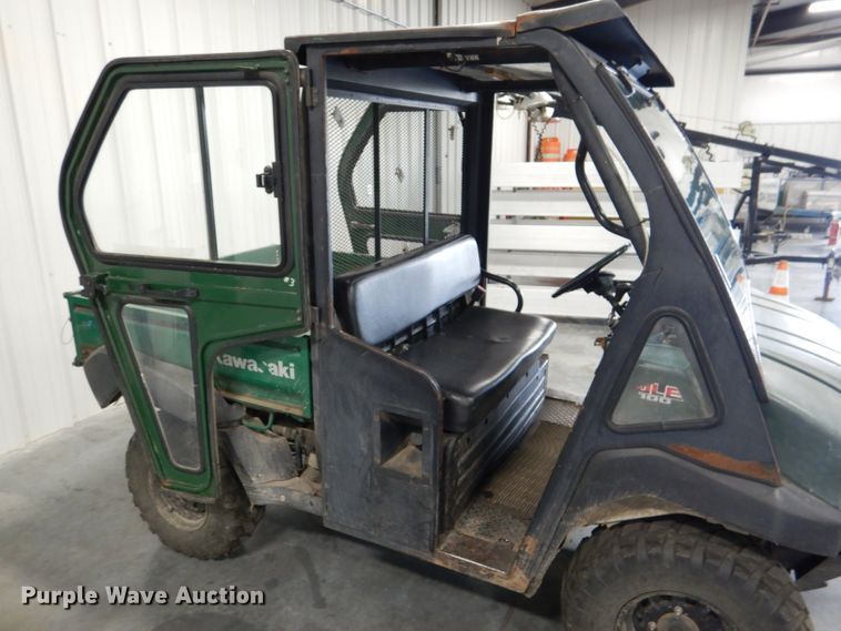 image for item DL8139 2010 Kawasaki Mule 4000  utility vehicle
