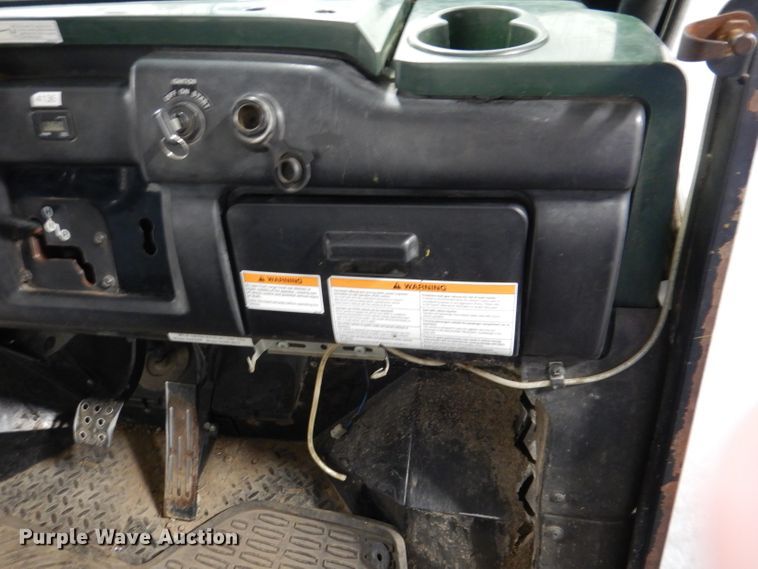 image for item DL8139 2010 Kawasaki Mule 4000  utility vehicle