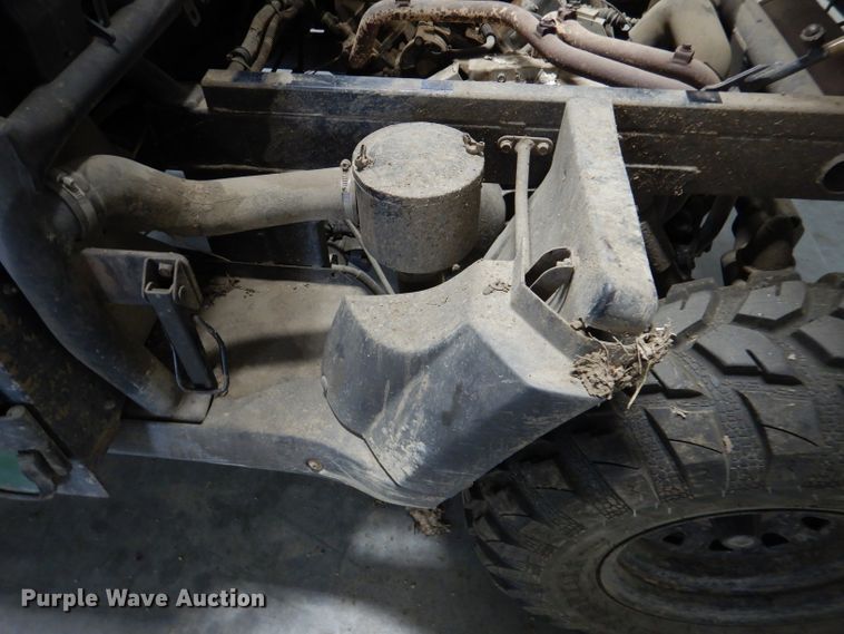 image for item DL8139 2010 Kawasaki Mule 4000  utility vehicle