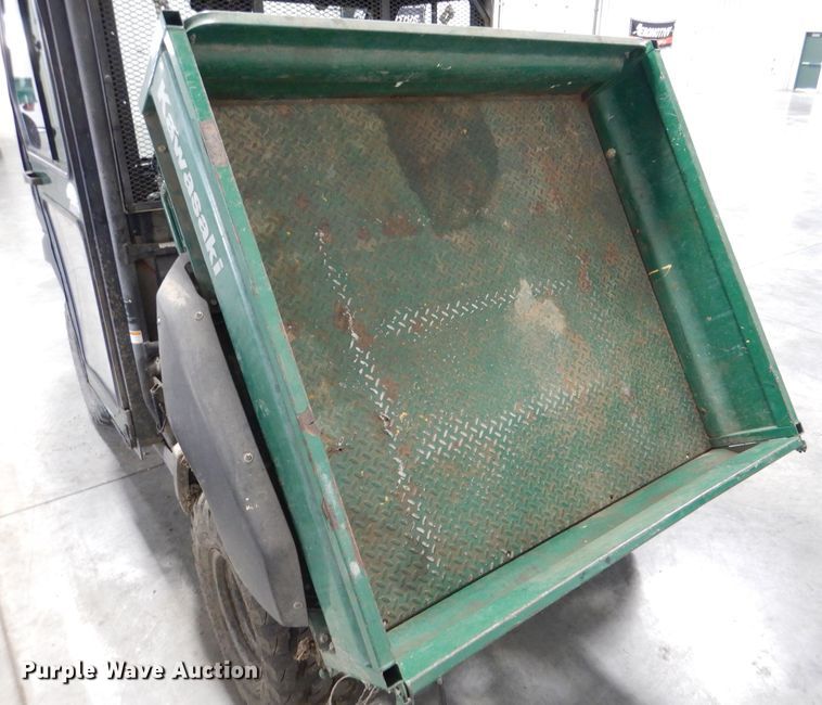 image for item DL8139 2010 Kawasaki Mule 4000  utility vehicle