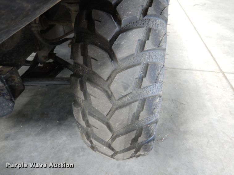 image for item DL8139 2010 Kawasaki Mule 4000  utility vehicle