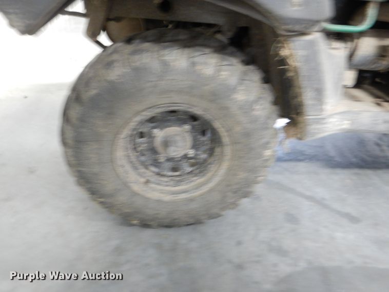 image for item DL8139 2010 Kawasaki Mule 4000  utility vehicle