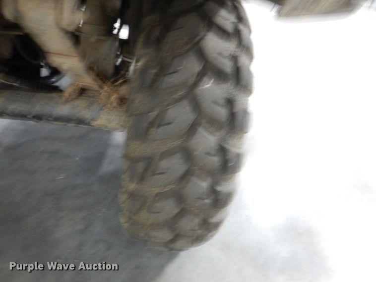 image for item DL8139 2010 Kawasaki Mule 4000  utility vehicle