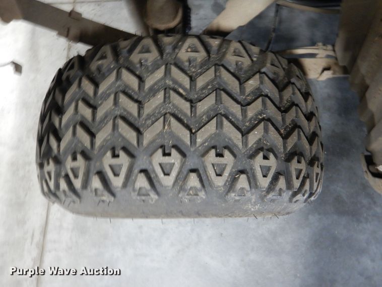 image for item DL8140 2010 Kawasaki Mule 4000  utility vehicle