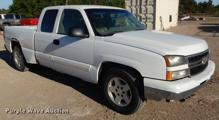 image for item DL8146 2006 Chevrolet Silverado 1500  Ext. Cab pickup truck