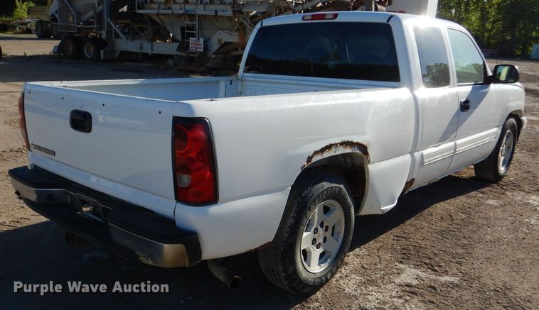 image for item DL8146 2006 Chevrolet Silverado 1500  Ext. Cab pickup truck