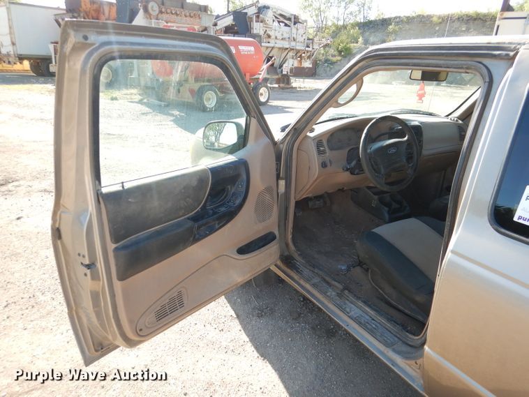 image for item DL8148 2003 Ford Ranger  SuperCab pickup truck