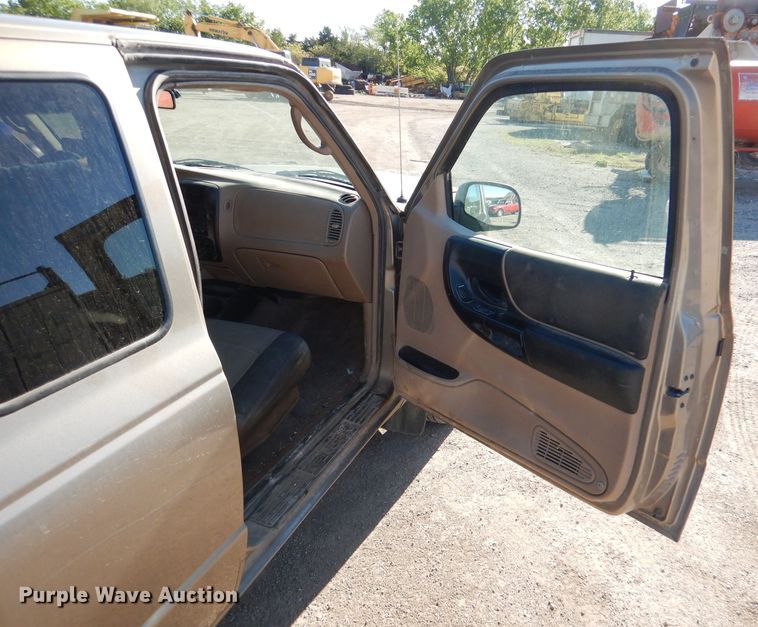 image for item DL8148 2003 Ford Ranger  SuperCab pickup truck