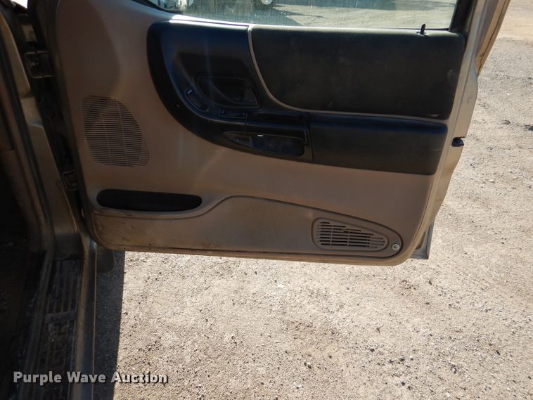 image for item DL8148 2003 Ford Ranger  SuperCab pickup truck