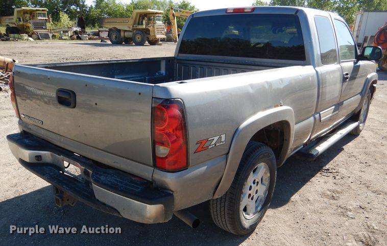 image for item DL8150 2006 Chevrolet Silverado 1500  Ext. Cab pickup truck