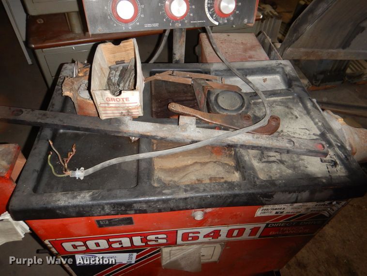 image for item DL8169 Coats 6401  tire balance