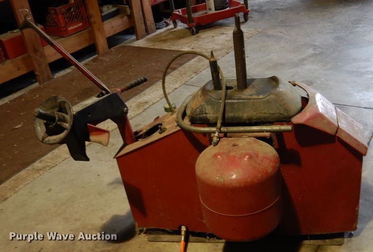 image for item DL8174 Coats center post tire machine