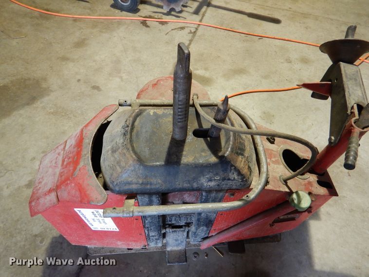 image for item DL8174 Coats center post tire machine