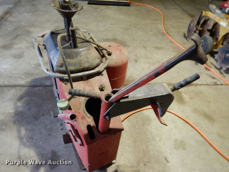 image for item DL8174 Coats center post tire machine