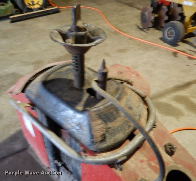 image for item DL8174 Coats center post tire machine