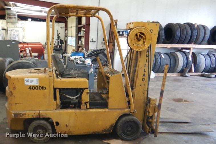 image for item DM3800 Caterpillar T60B  forklift