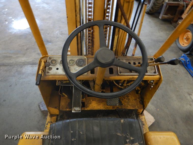 image for item DM3800 Caterpillar T60B  forklift