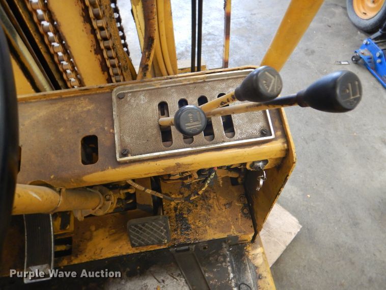 image for item DM3800 Caterpillar T60B  forklift