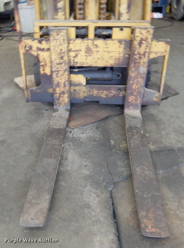 image for item DM3800 Caterpillar T60B  forklift