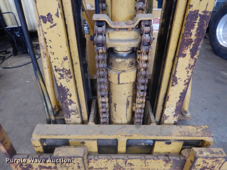 image for item DM3800 Caterpillar T60B  forklift