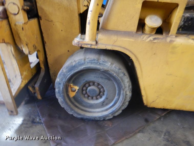 image for item DM3800 Caterpillar T60B  forklift