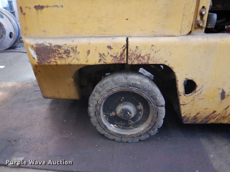 image for item DM3800 Caterpillar T60B  forklift