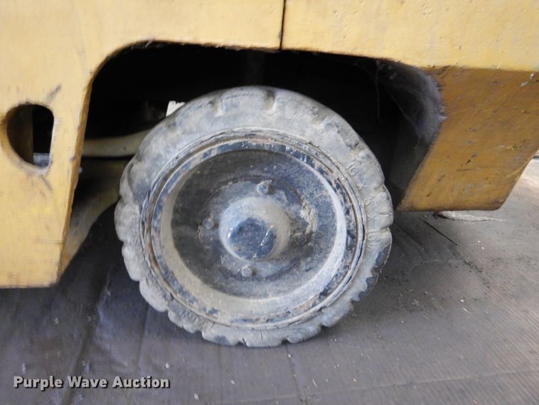 image for item DM3800 Caterpillar T60B  forklift