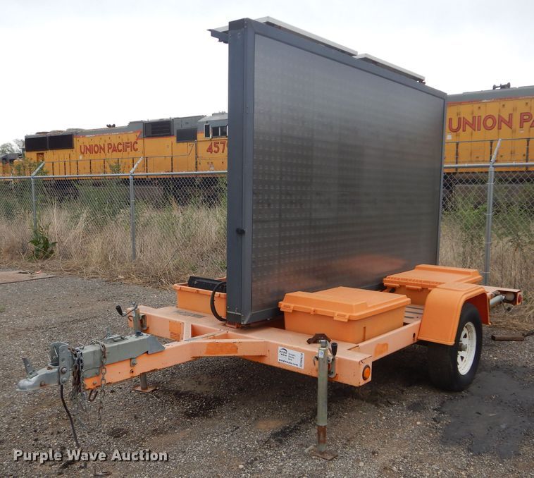 image for item DM4278 Solar Tech MB-24-318  message board trailer