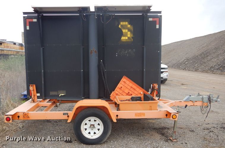 image for item DM4278 Solar Tech MB-24-318  message board trailer