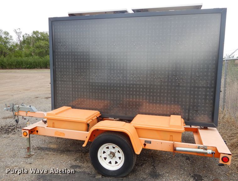 image for item DM4278 Solar Tech MB-24-318  message board trailer