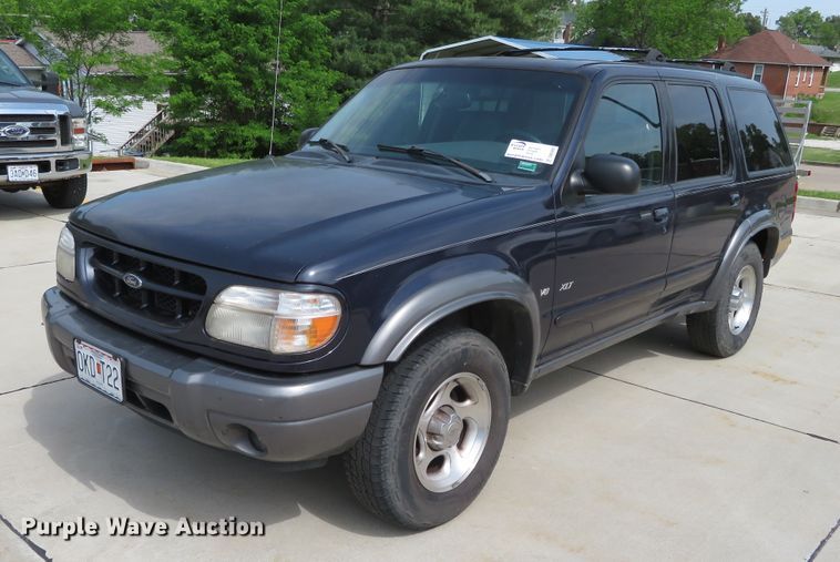 image for item DN5887 2000 Ford Explorer XLT  SUV