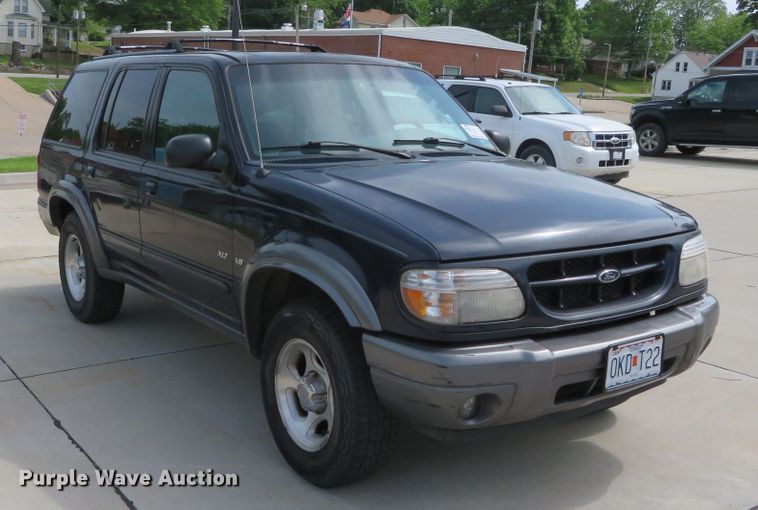 image for item DN5887 2000 Ford Explorer XLT  SUV