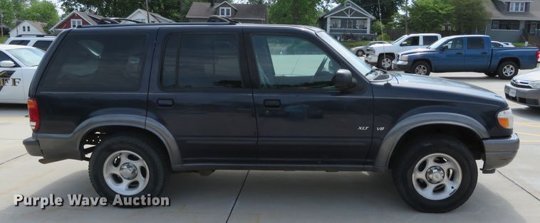 image for item DN5887 2000 Ford Explorer XLT  SUV