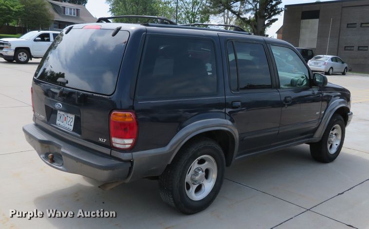 image for item DN5887 2000 Ford Explorer XLT  SUV