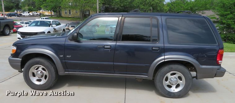 image for item DN5887 2000 Ford Explorer XLT  SUV