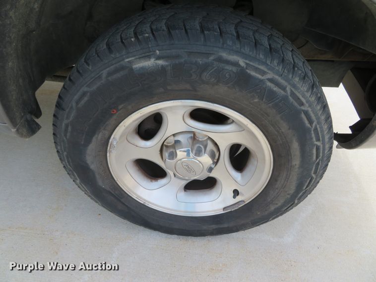 image for item DN5887 2000 Ford Explorer XLT  SUV