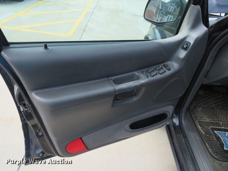 image for item DN5887 2000 Ford Explorer XLT  SUV