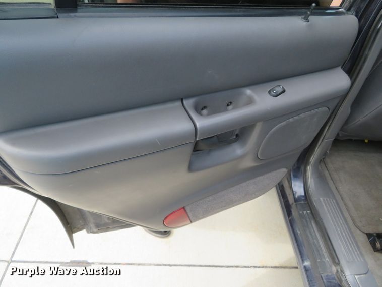 image for item DN5887 2000 Ford Explorer XLT  SUV