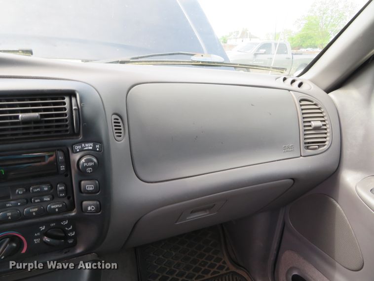 image for item DN5887 2000 Ford Explorer XLT  SUV