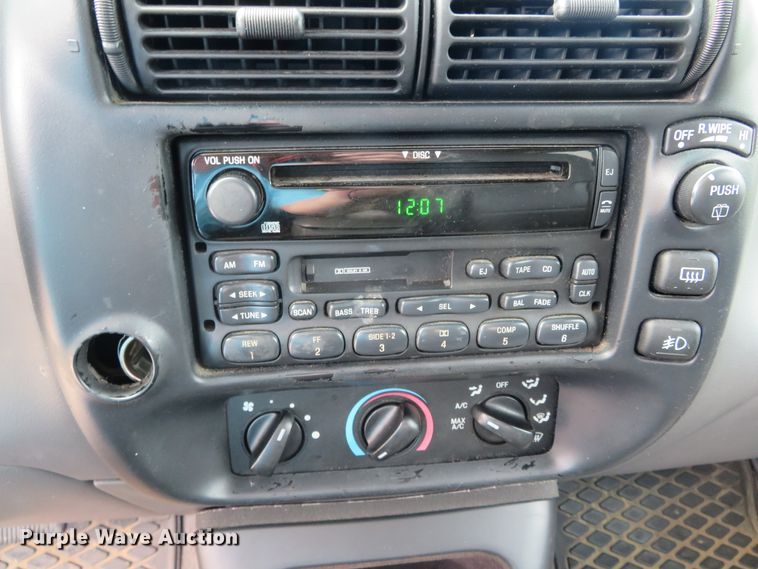 image for item DN5887 2000 Ford Explorer XLT  SUV