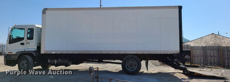 image for item DN6190 2007 Chevrolet T7500  box truck