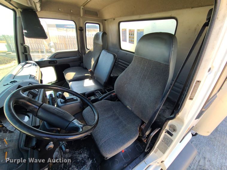 image for item DN6190 2007 Chevrolet T7500  box truck