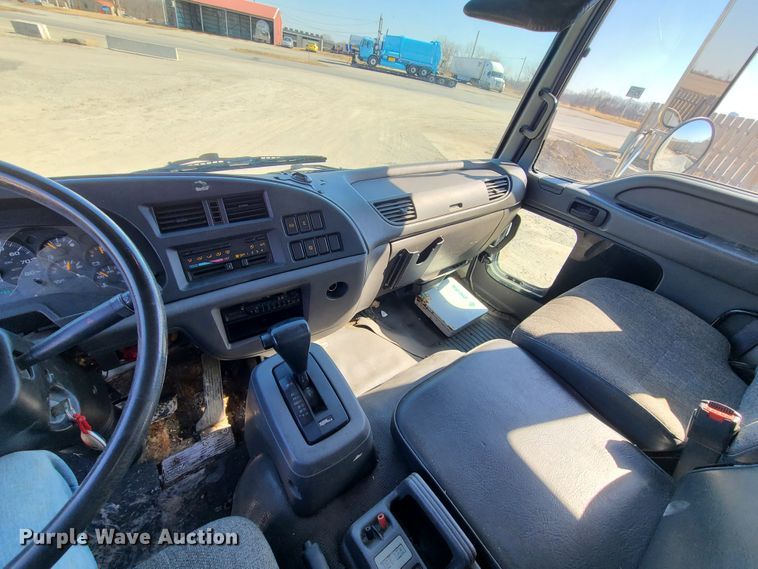 image for item DN6190 2007 Chevrolet T7500  box truck