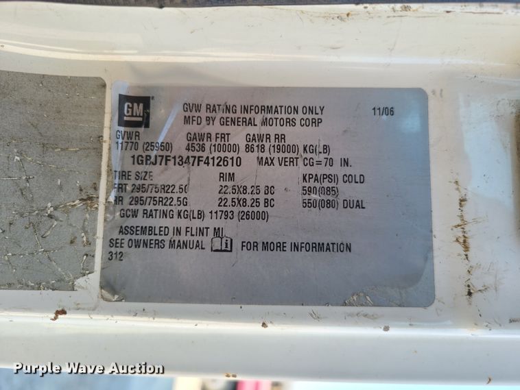 image for item DN6190 2007 Chevrolet T7500  box truck